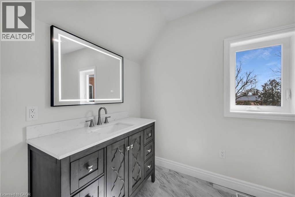 












2076 MAIN Street N

,
Jarvis,




Ontario
N0A1J0

