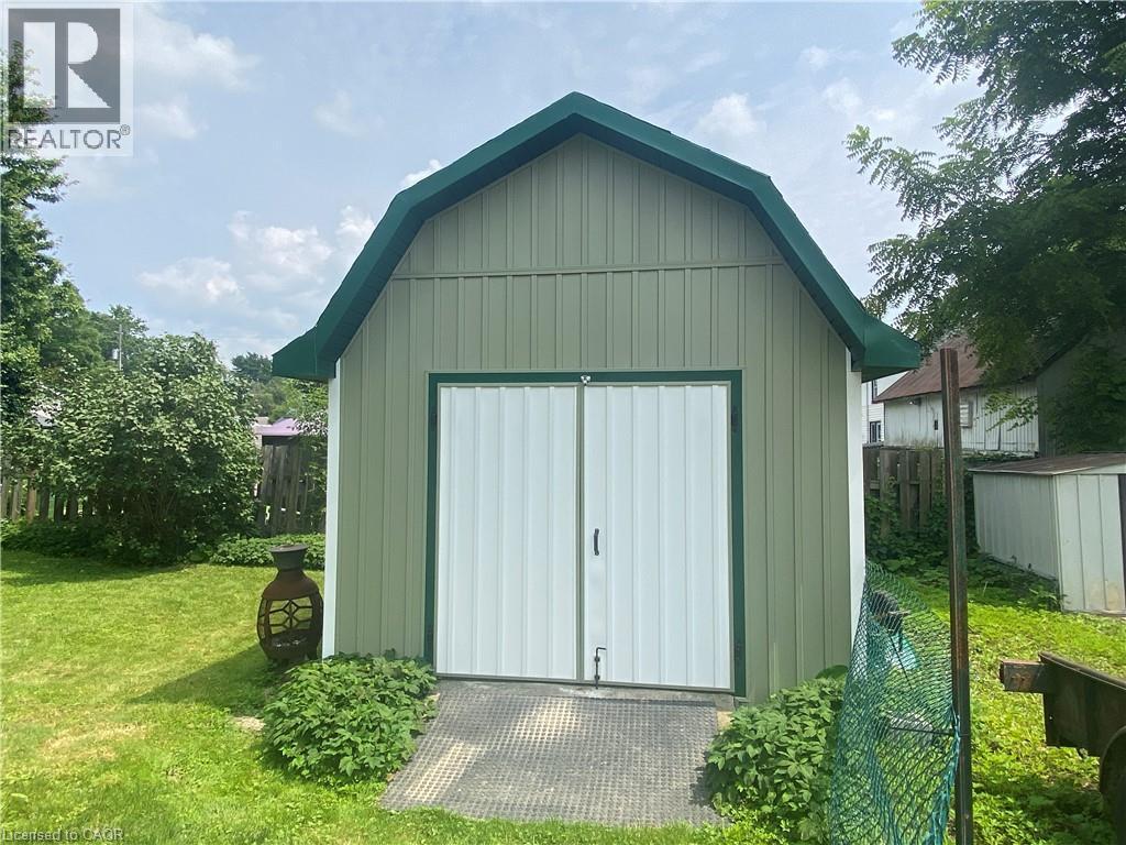 












2076 MAIN Street N

,
Jarvis,




Ontario
N0A1J0

