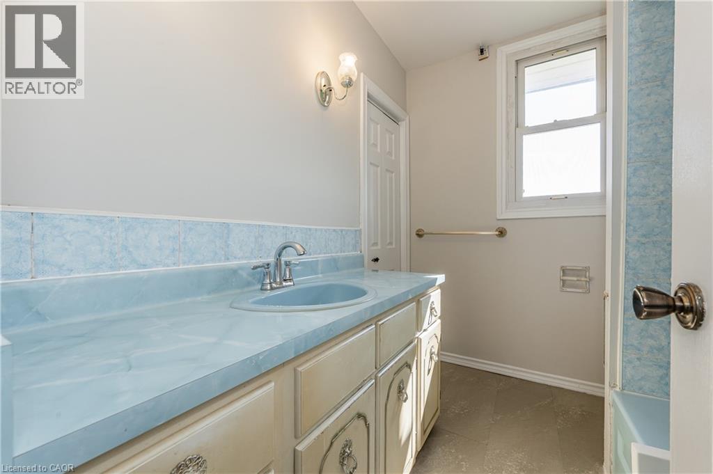 












631 FOUR MILE CREEK Road

,
Niagara-on-the-Lake,




Ontario
L0S1J0

