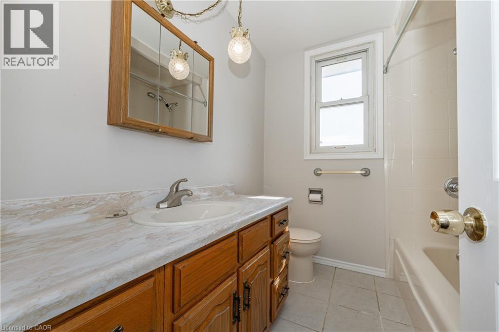 












631 FOUR MILE CREEK Road

,
Niagara-on-the-Lake,




Ontario
L0S1J0

