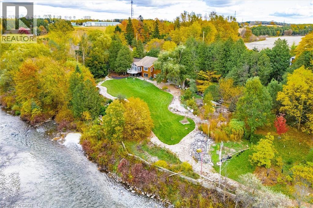 












8060 WELLINGTON RD 18

,
Fergus,




Ontario
N1M2W5

