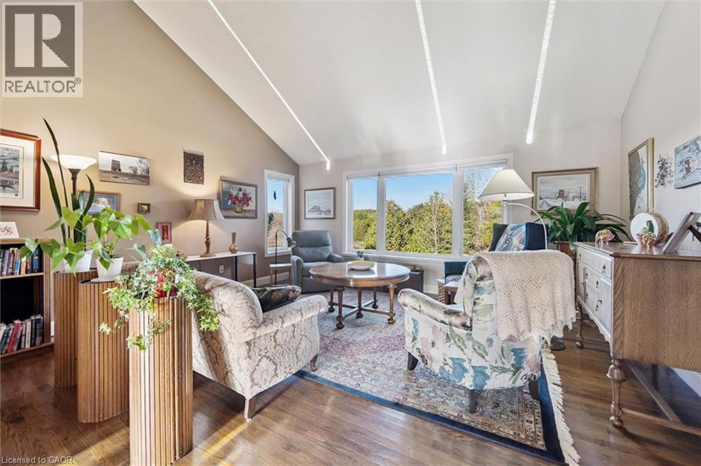 












8060 WELLINGTON RD 18

,
Fergus,




Ontario
N1M2W5

