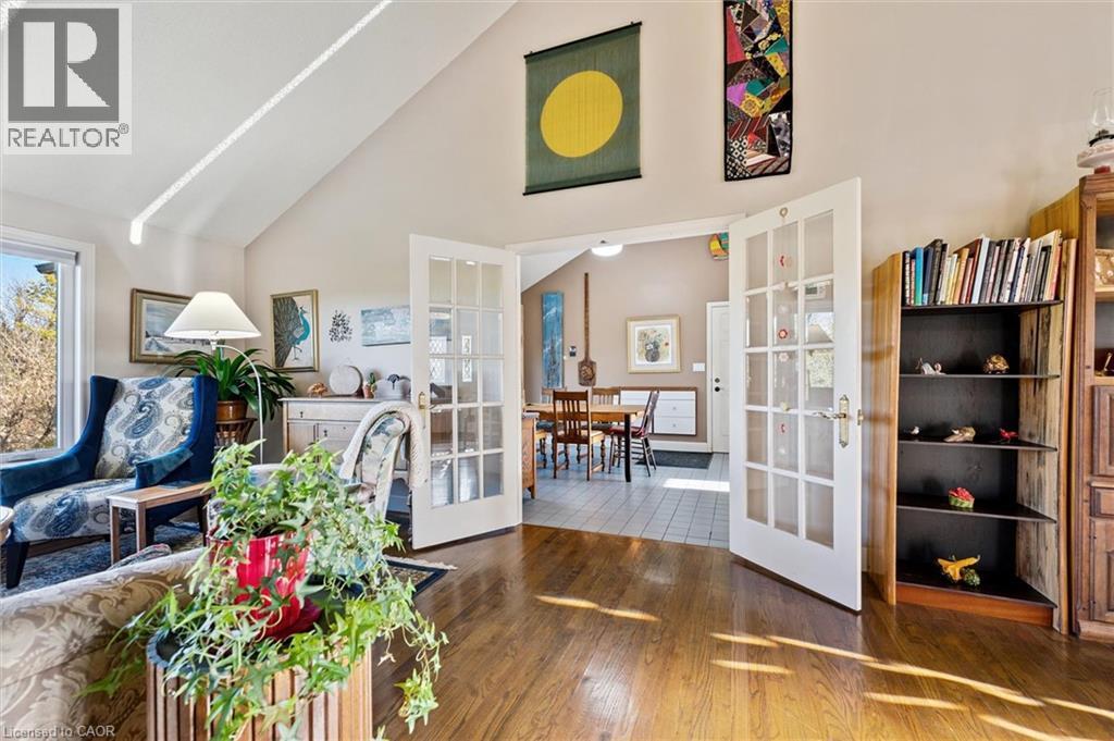 












8060 WELLINGTON RD 18

,
Fergus,




Ontario
N1M2W5

