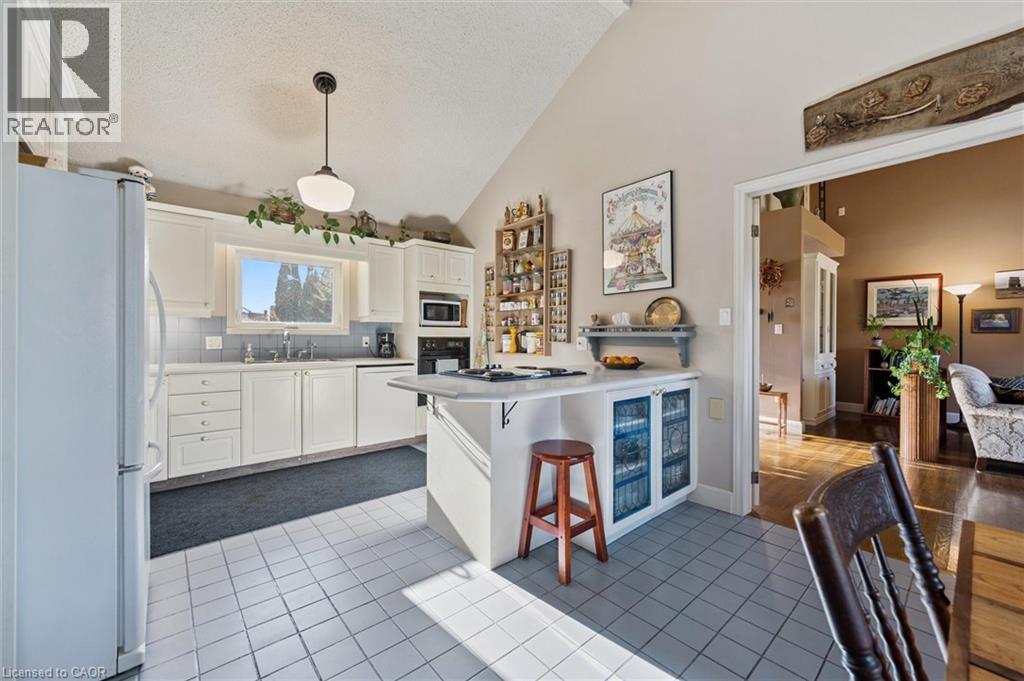 












8060 WELLINGTON RD 18

,
Fergus,




Ontario
N1M2W5

