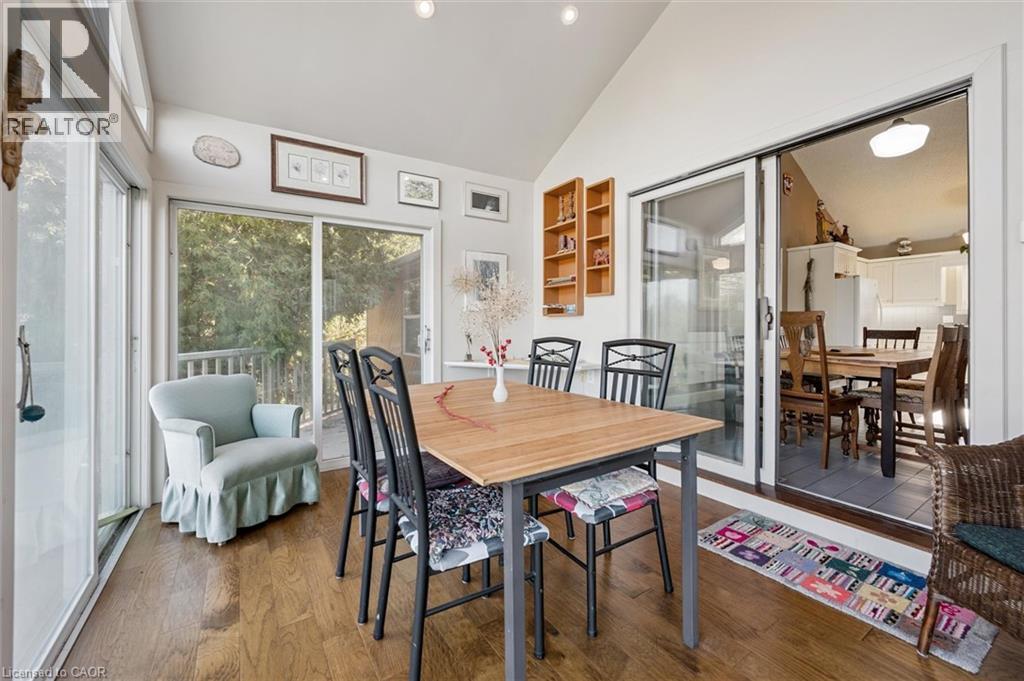 












8060 WELLINGTON RD 18

,
Fergus,




Ontario
N1M2W5

