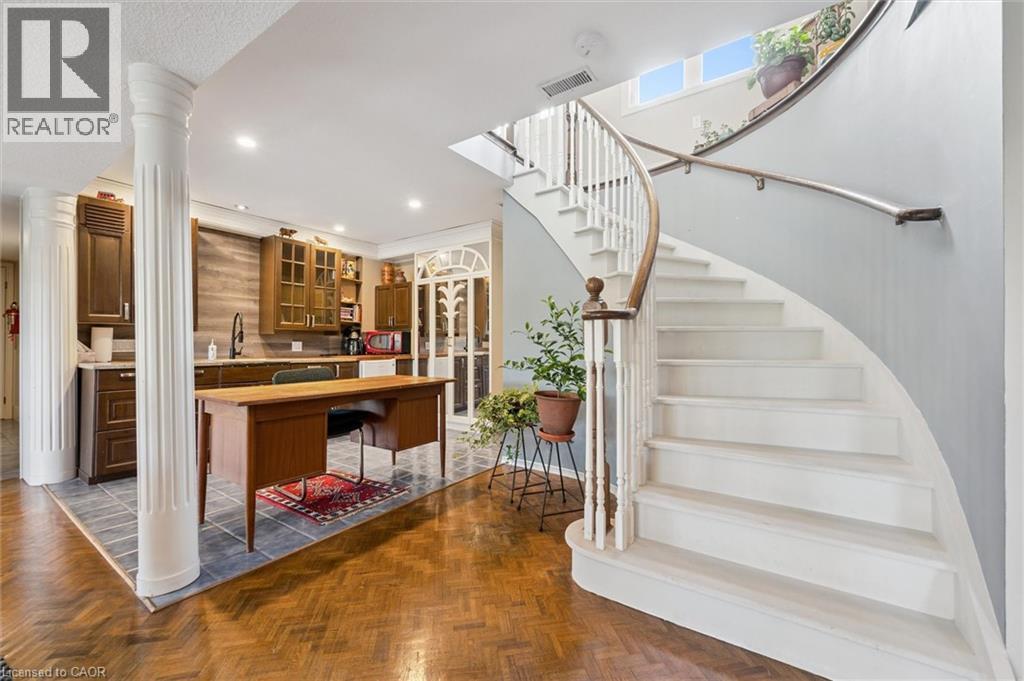 












8060 WELLINGTON RD 18

,
Fergus,




Ontario
N1M2W5

