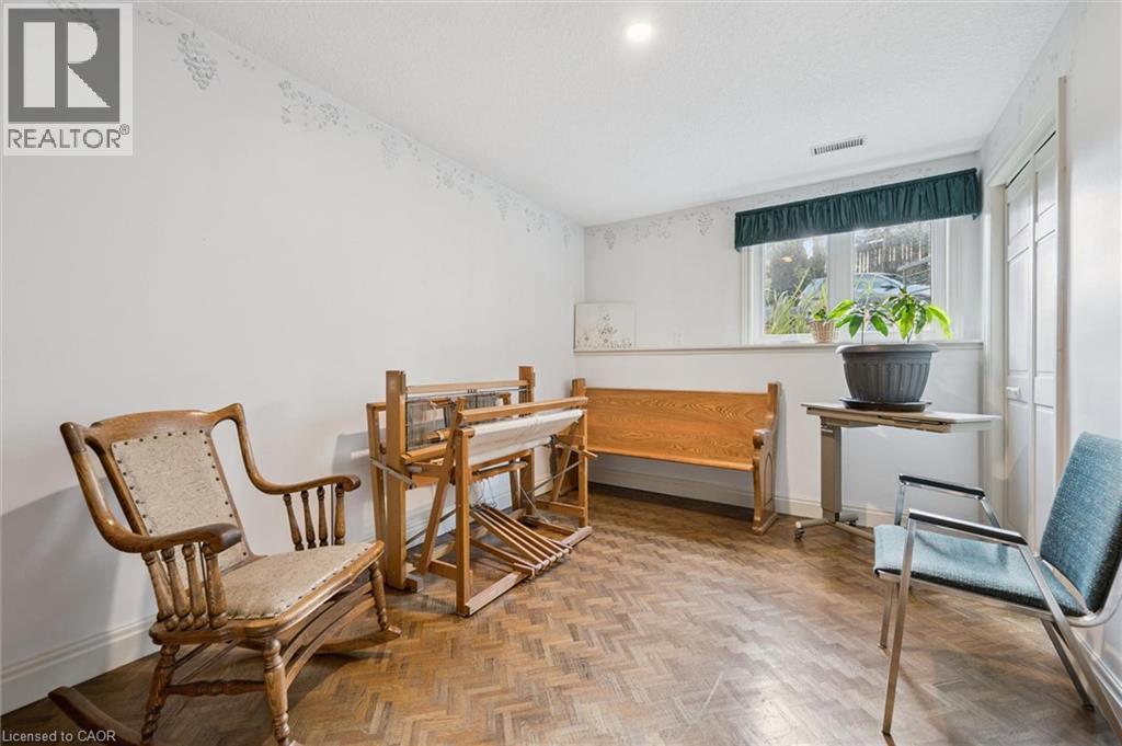 












8060 WELLINGTON RD 18

,
Fergus,




Ontario
N1M2W5

