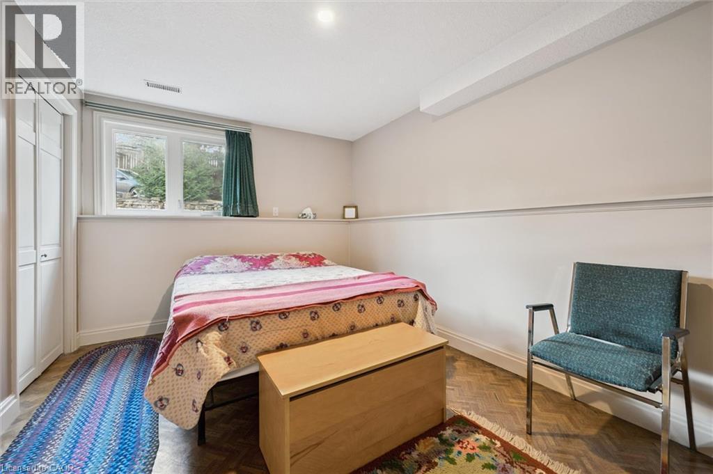 












8060 WELLINGTON RD 18

,
Fergus,




Ontario
N1M2W5

