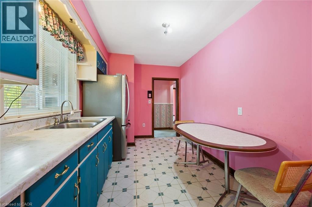 












193 EDINBURGH Road S

,
Guelph,




Ontario
N1G2H8

