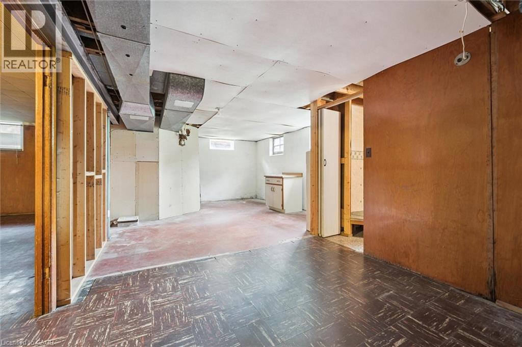 












193 EDINBURGH Road S

,
Guelph,




Ontario
N1G2H8

