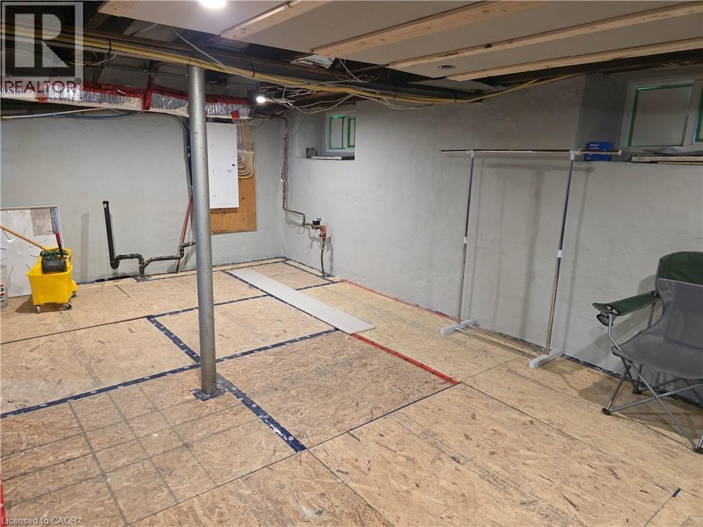 












220 EMERALD Street N

,
Hamilton,




Ontario
L8L5K8

