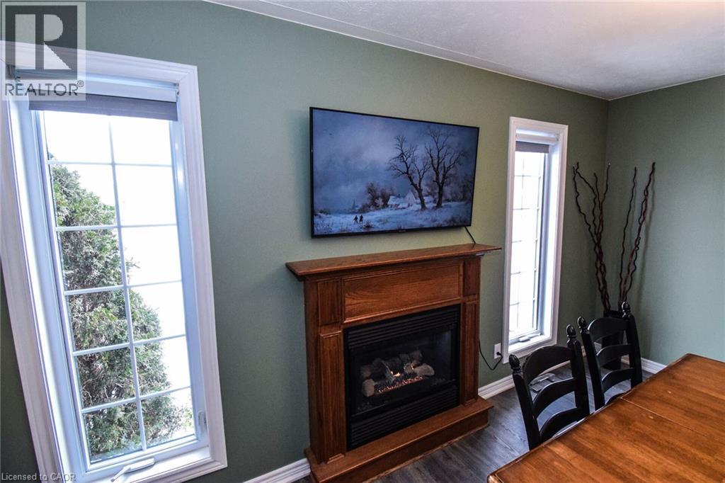 












3 MEADOWBROOK Court

,
Dunnville,




Ontario
N1A3H6

