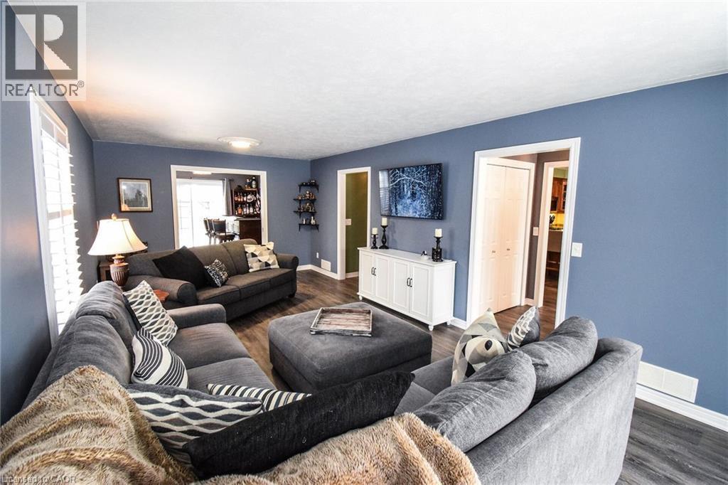 












3 MEADOWBROOK Court

,
Dunnville,




Ontario
N1A3H6

