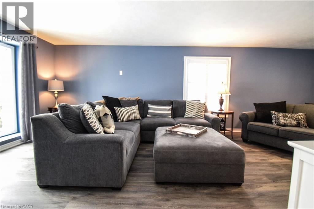 












3 MEADOWBROOK Court

,
Dunnville,




Ontario
N1A3H6

