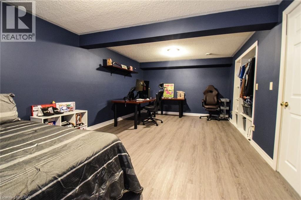 












3 MEADOWBROOK Court

,
Dunnville,




Ontario
N1A3H6

