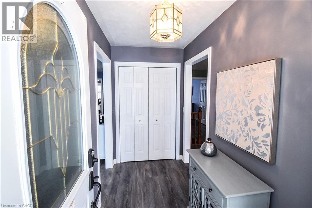 












3 MEADOWBROOK Court

,
Dunnville,




Ontario
N1A3H6

