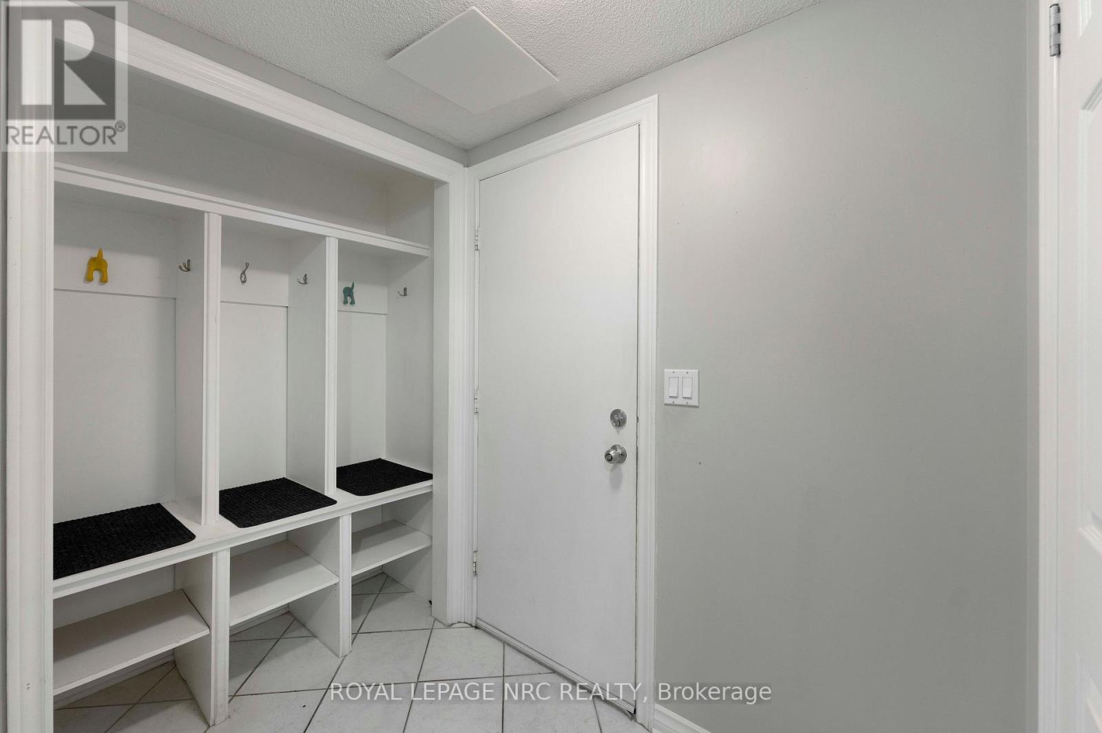 












41 HUNTINGTON LANE

,
St. Catharines (Grapeview),




Ontario
L2S3R5

