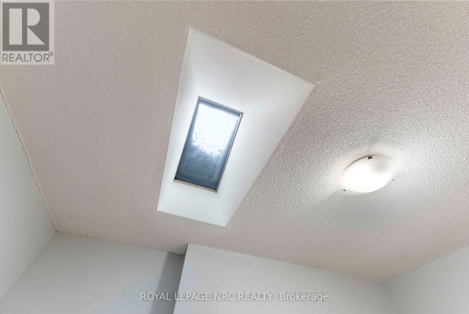 












41 HUNTINGTON LANE

,
St. Catharines (Grapeview),




Ontario
L2S3R5

