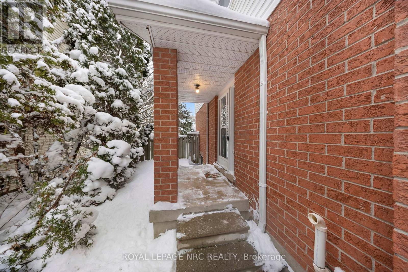 












41 HUNTINGTON LANE

,
St. Catharines (Grapeview),




Ontario
L2S3R5

