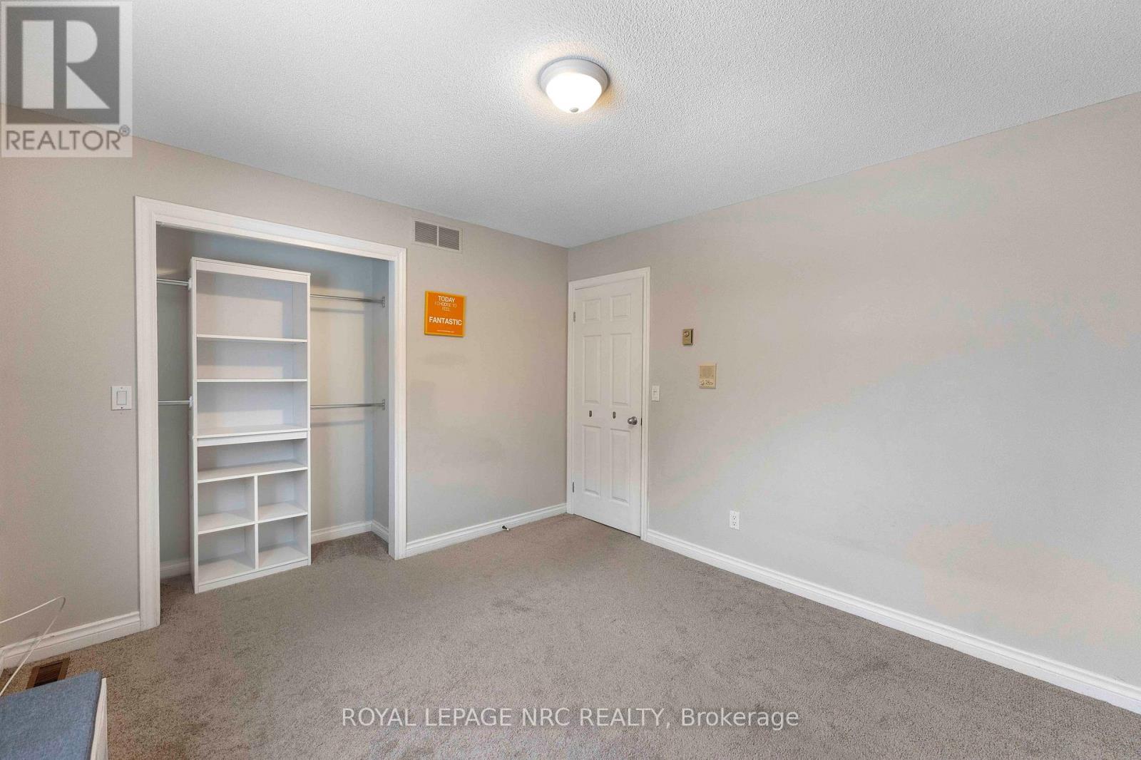 












41 HUNTINGTON LANE

,
St. Catharines (Grapeview),




Ontario
L2S3R5

