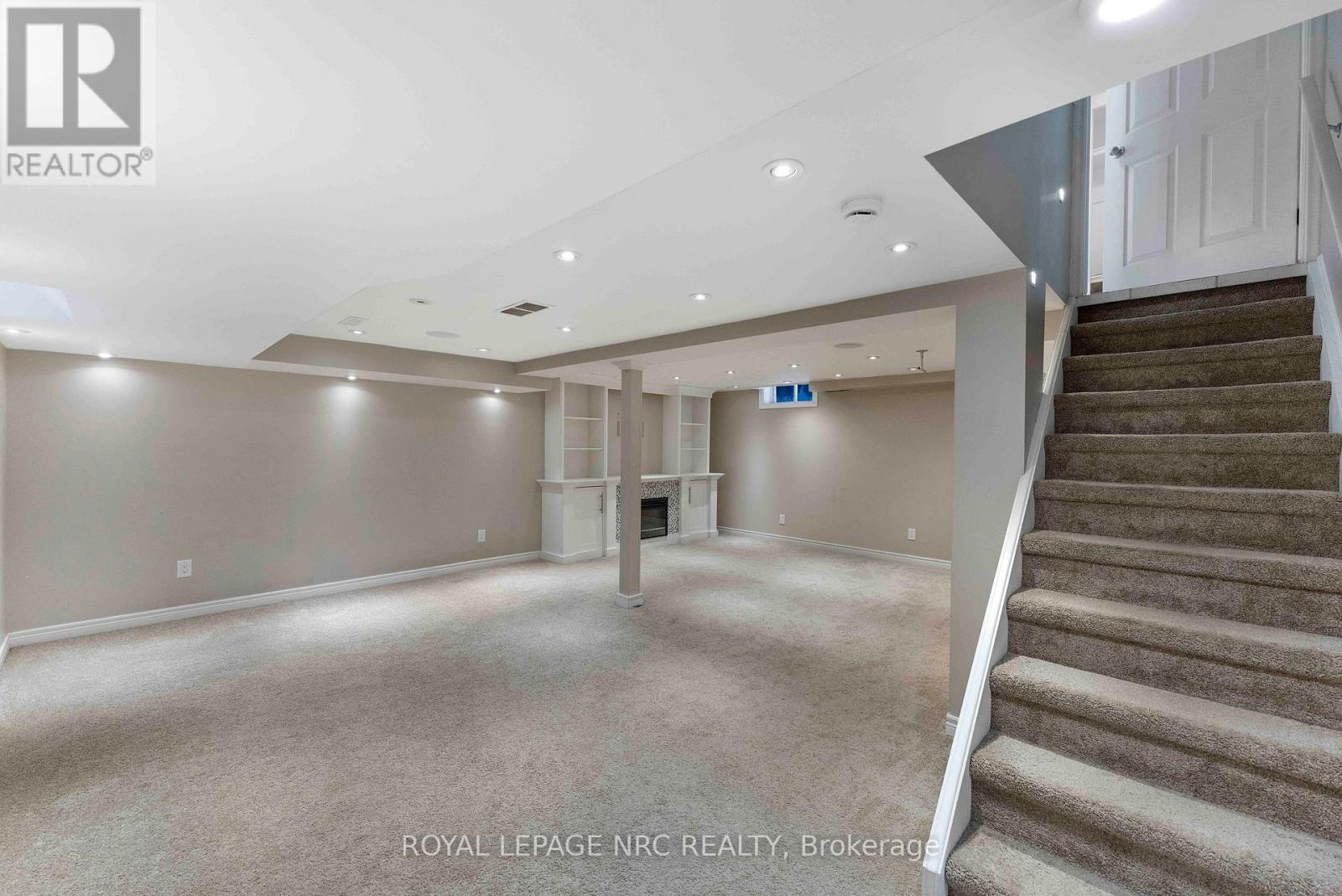 












41 HUNTINGTON LANE

,
St. Catharines (Grapeview),




Ontario
L2S3R5

