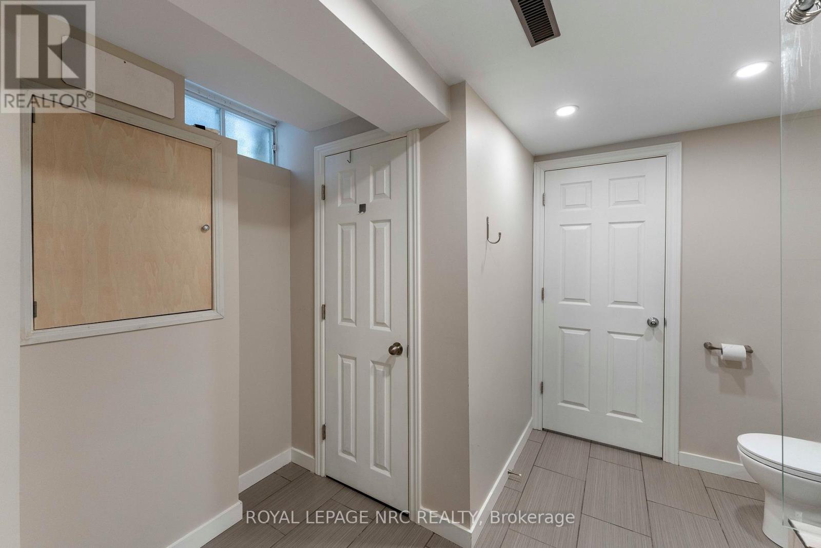 












41 HUNTINGTON LANE

,
St. Catharines (Grapeview),




Ontario
L2S3R5

