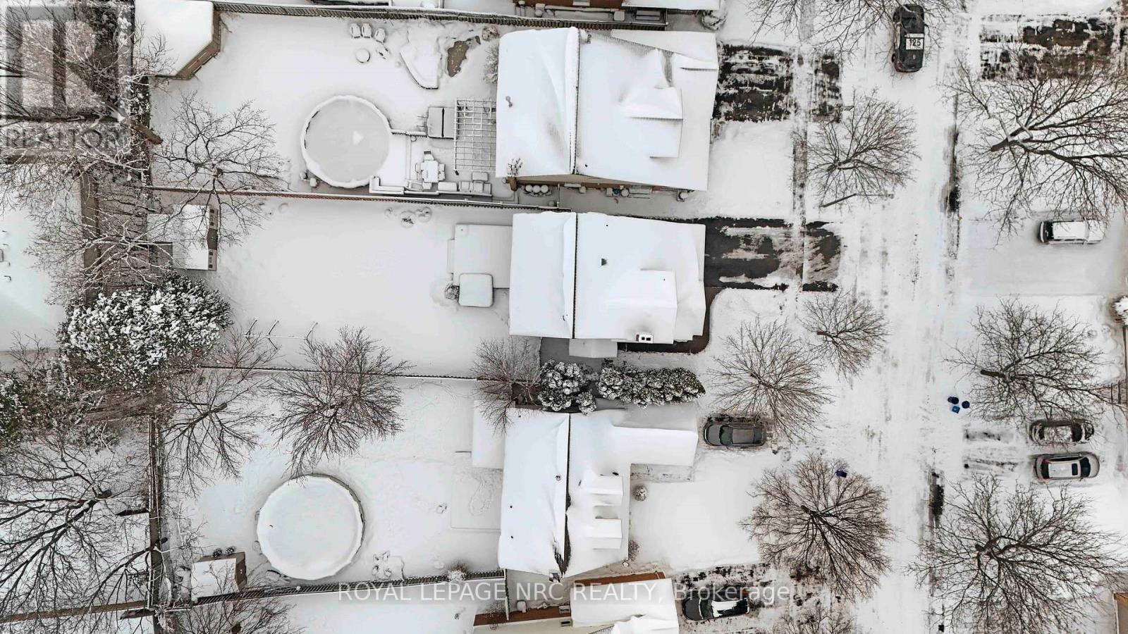 












41 HUNTINGTON LANE

,
St. Catharines (Grapeview),




Ontario
L2S3R5

