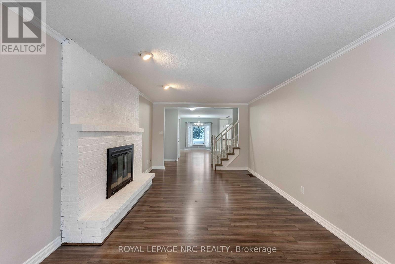 












41 HUNTINGTON LANE

,
St. Catharines (Grapeview),




Ontario
L2S3R5

