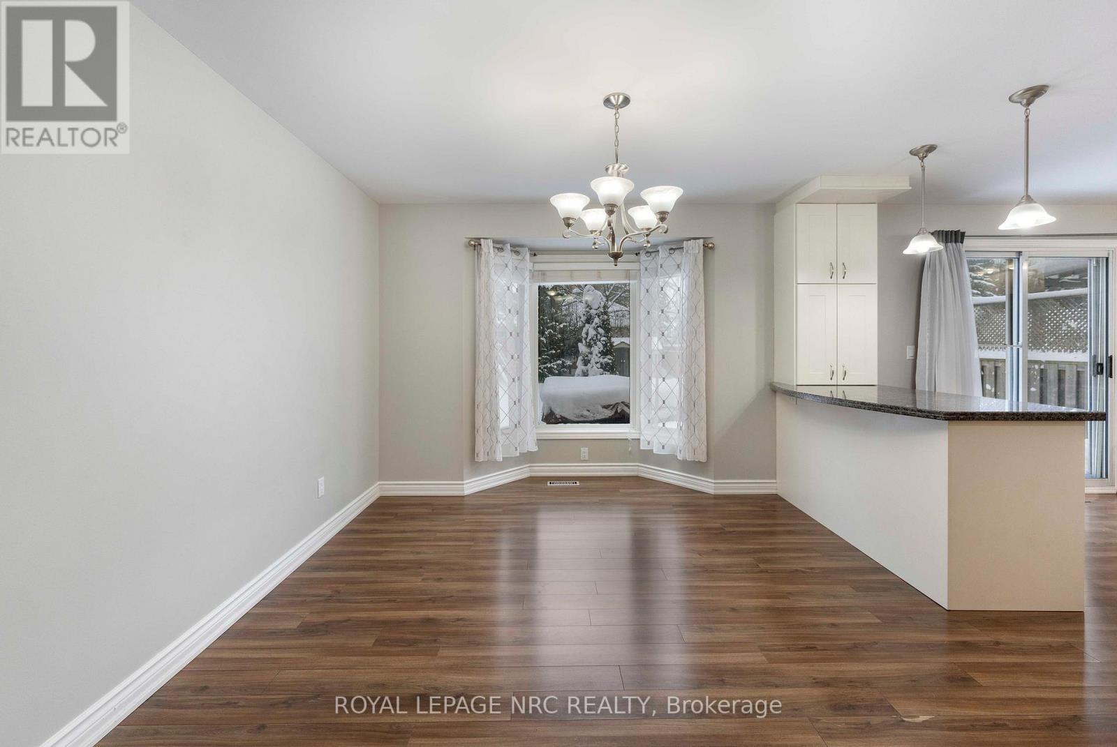 












41 HUNTINGTON LANE

,
St. Catharines (Grapeview),




Ontario
L2S3R5

