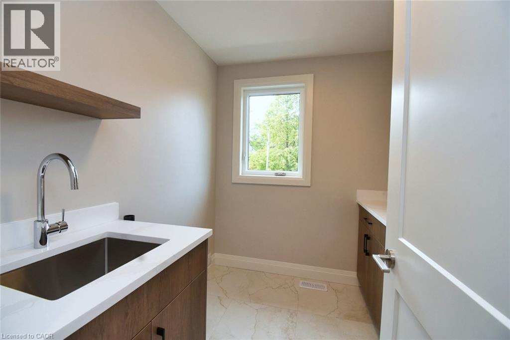 












279 HESS Street S

,
Hamilton,




Ontario
L8P3P6

