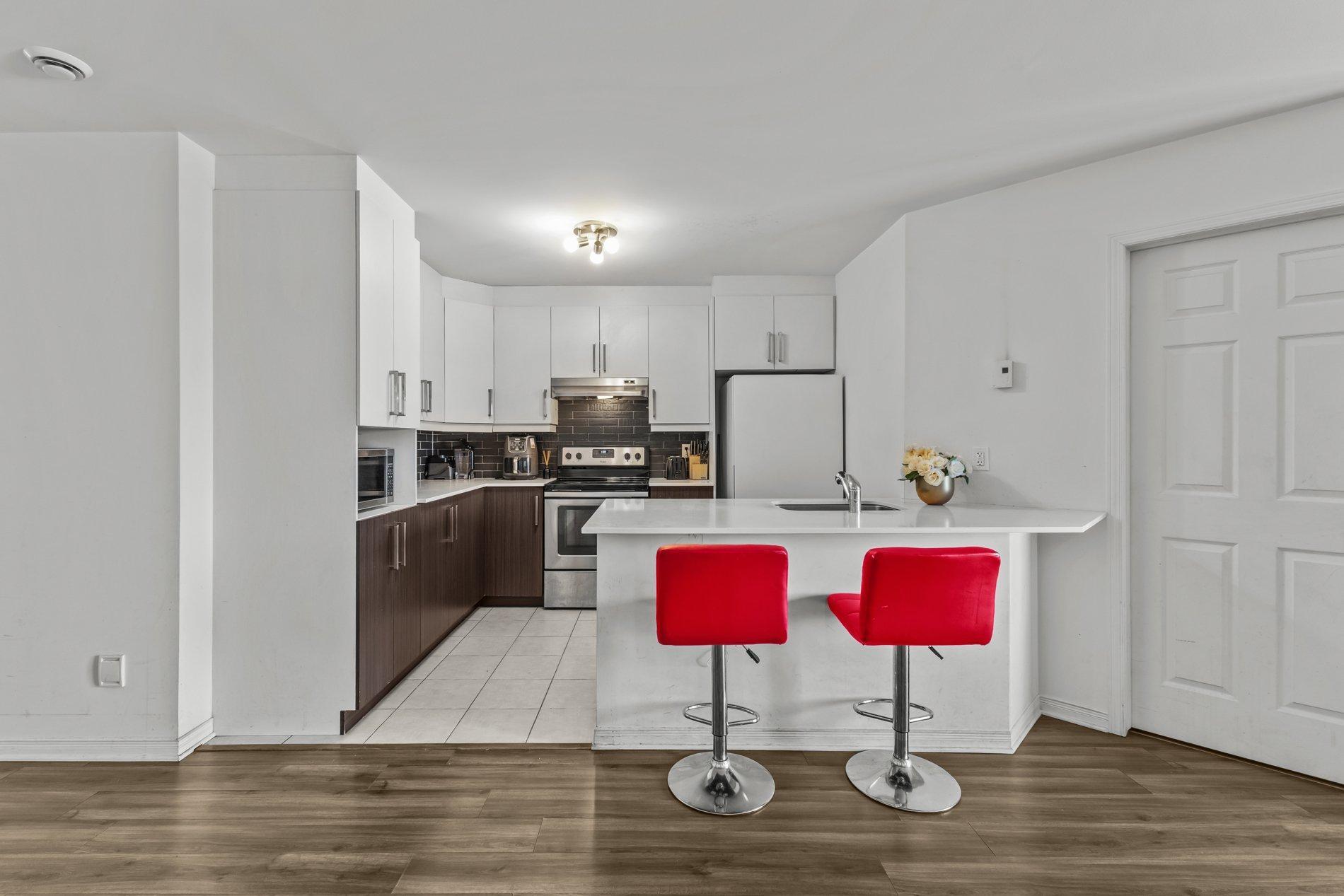 









1557


Av. de la Gare

,
Mascouche,




QC
J7K0M3

