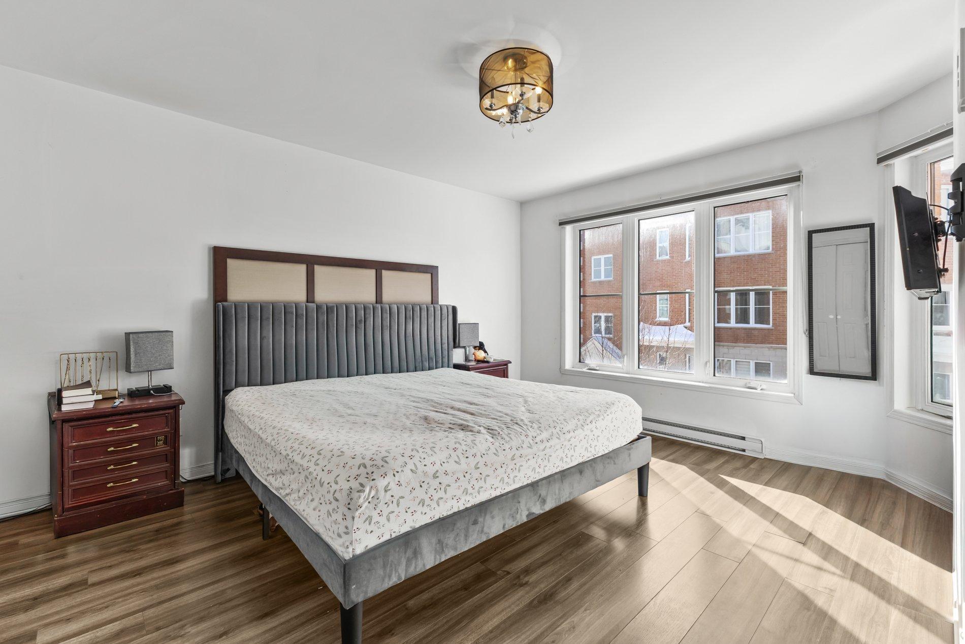 









1557


Av. de la Gare

,
Mascouche,




QC
J7K0M3

