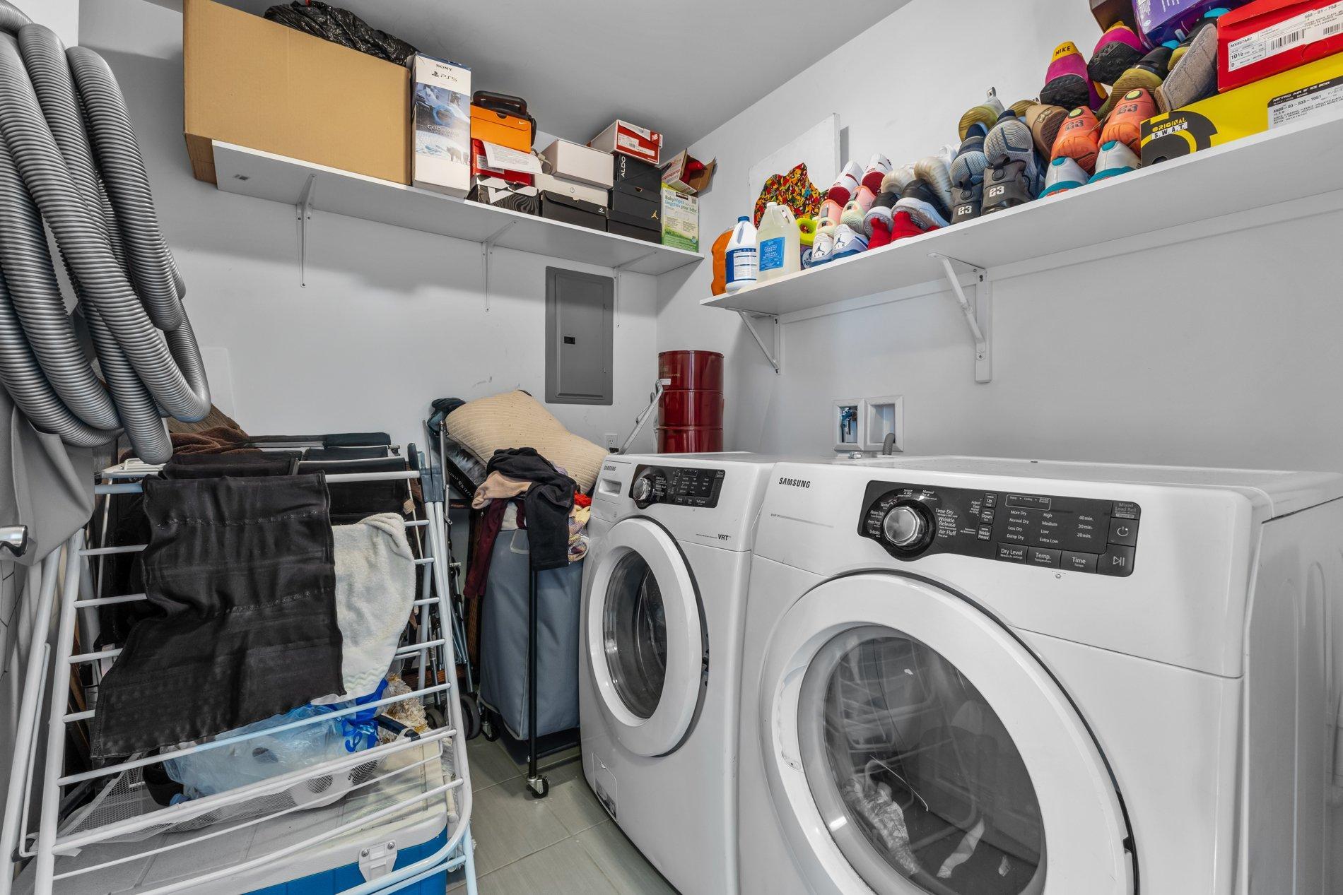 









1557


Av. de la Gare

,
Mascouche,




QC
J7K0M3

