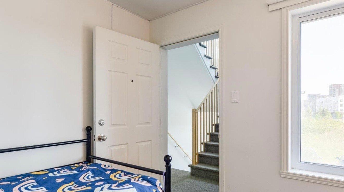 









1557


Av. de la Gare

,
Mascouche,




QC
J7K0M3

