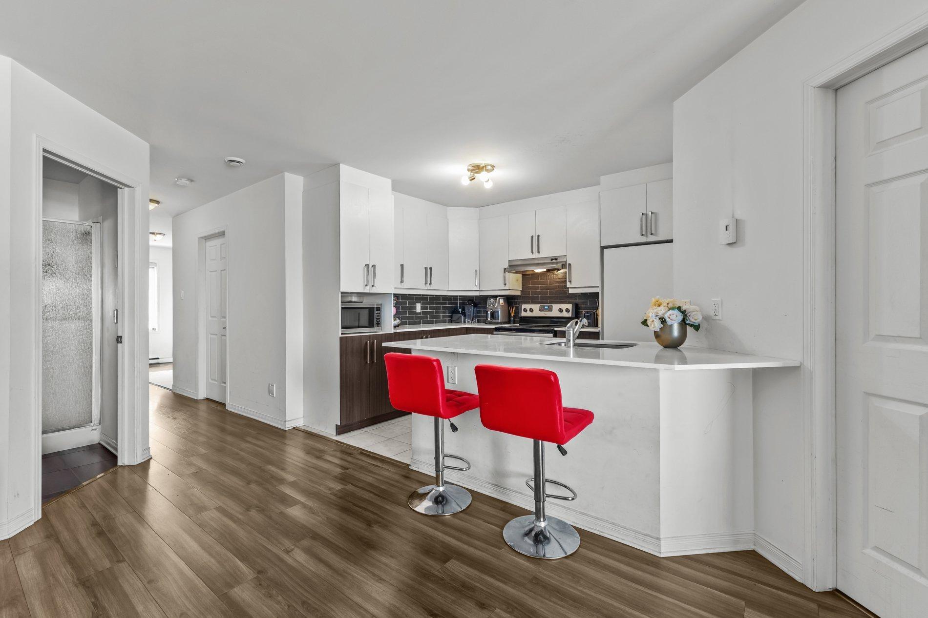 









1557


Av. de la Gare

,
Mascouche,




QC
J7K0M3

