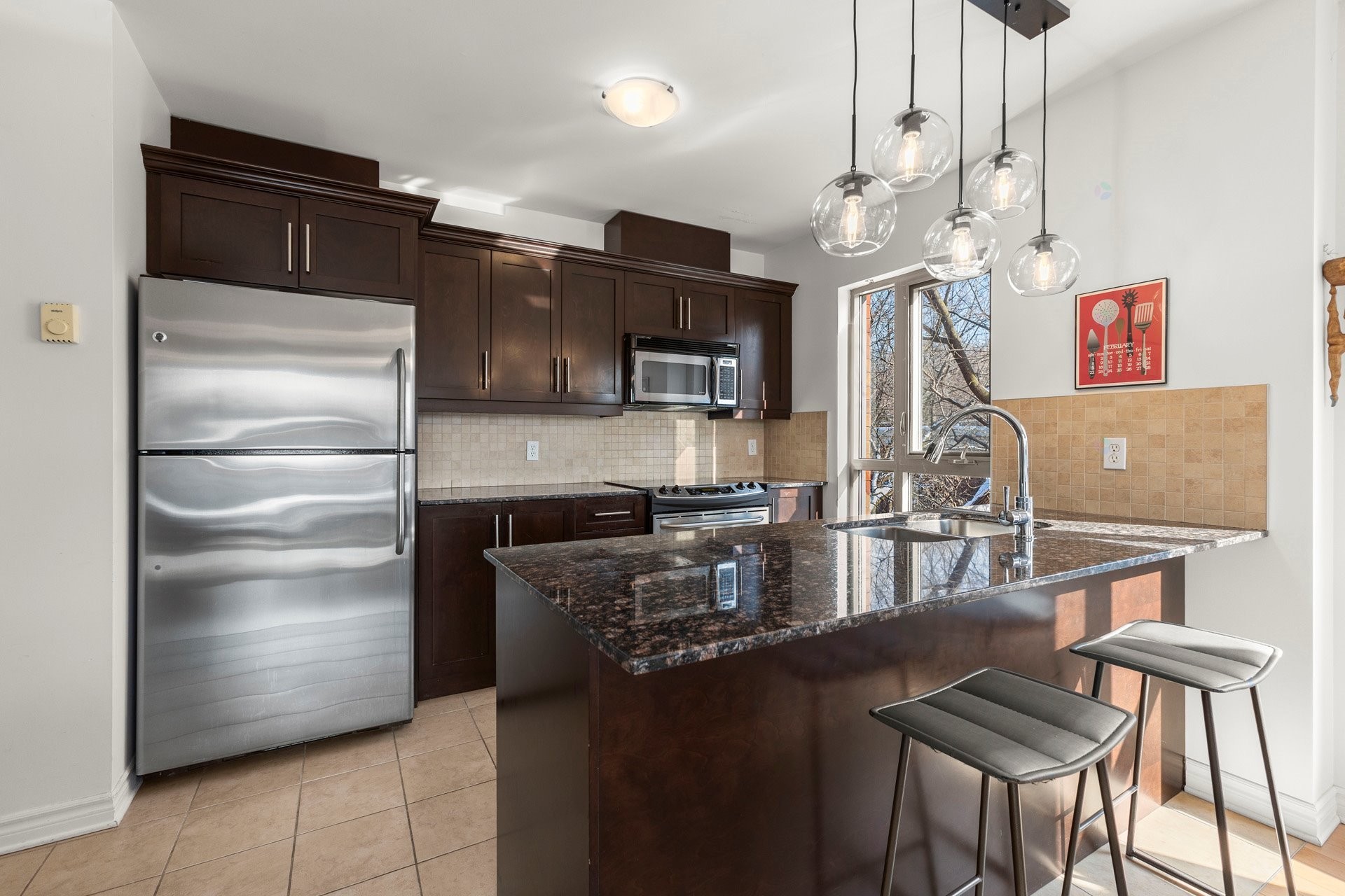 









1085


Av. Pratt

, 405,
Montréal (Outremont),




QC
H2V2V5

