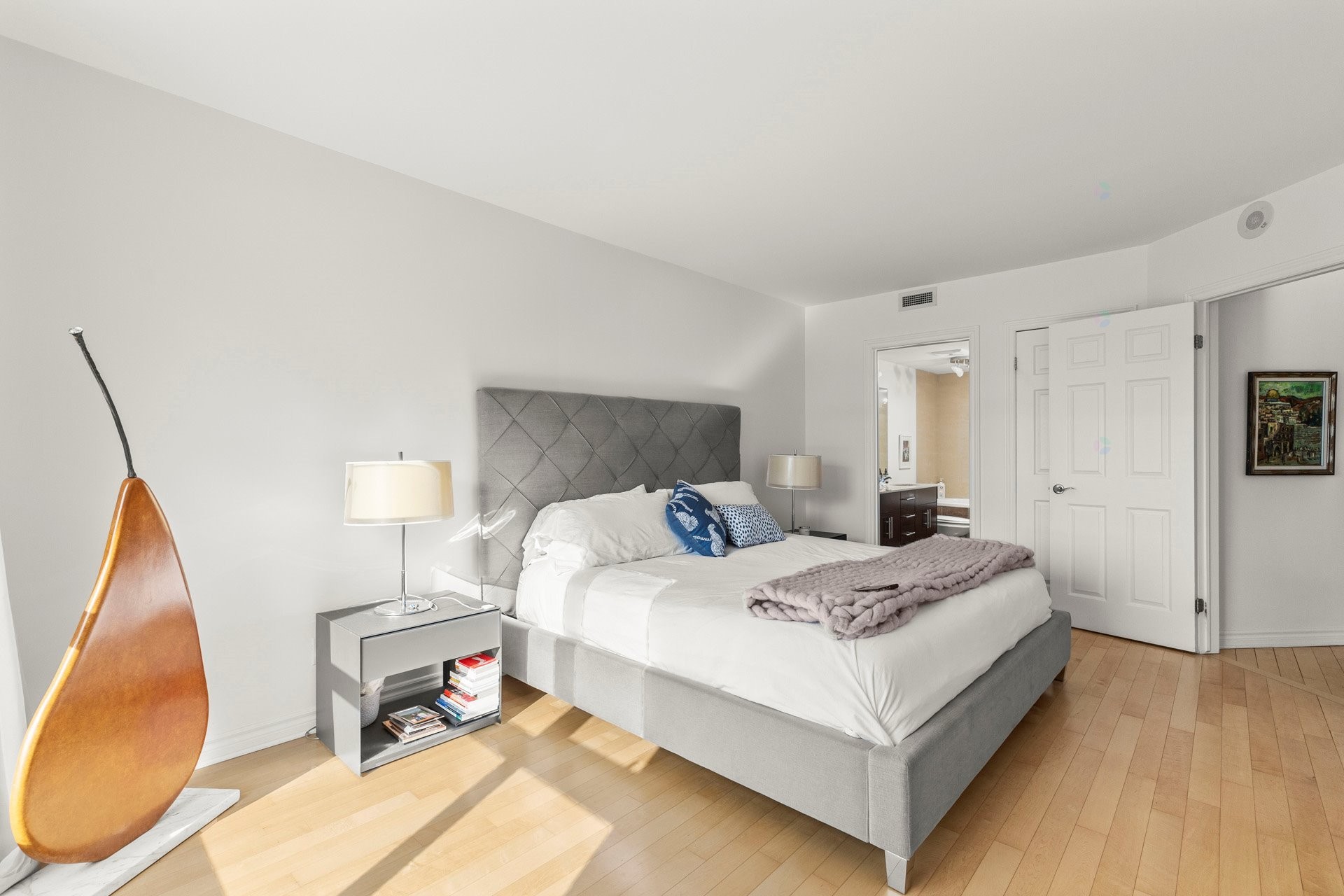 









1085


Av. Pratt

, 405,
Montréal (Outremont),




QC
H2V2V5

