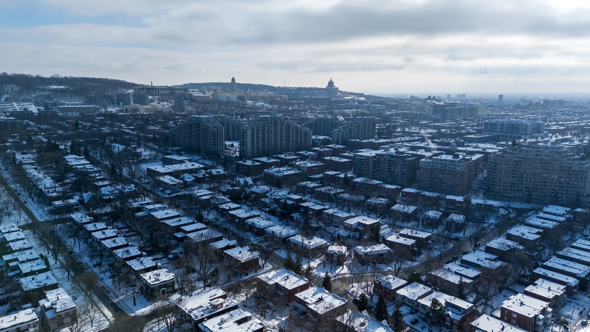 









1085


Av. Pratt

, 405,
Montréal (Outremont),




QC
H2V2V5

