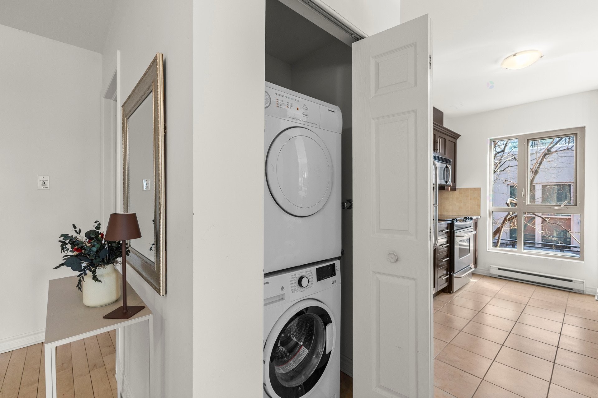 









1085


Av. Pratt

, 405,
Montréal (Outremont),




QC
H2V2V5

