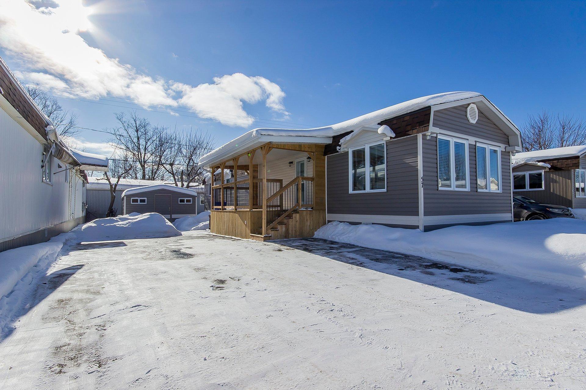 









57


10e Avenue O.

,
Gatineau (Gatineau),




QC
J8T6X9

