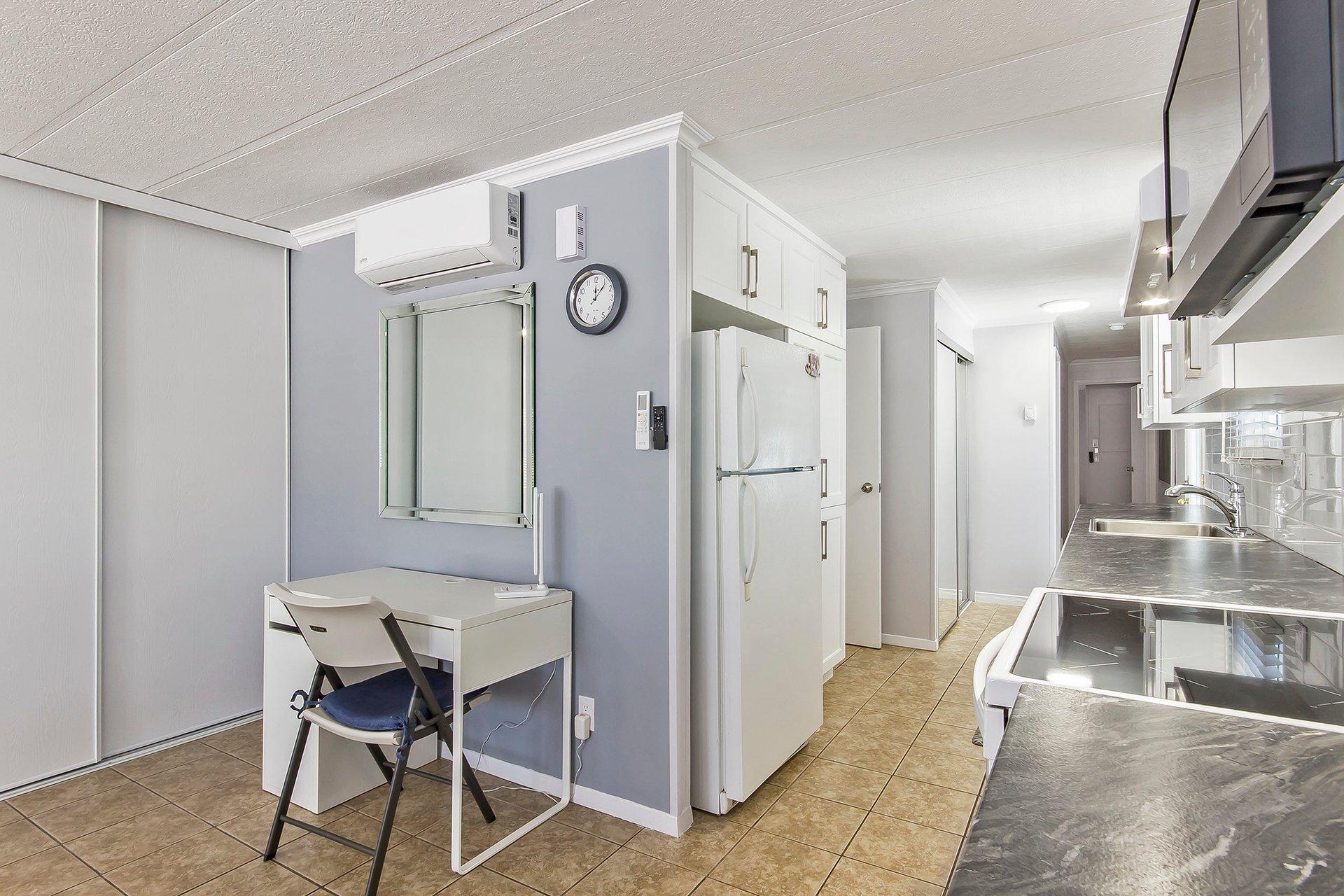 









57


10e Avenue O.

,
Gatineau (Gatineau),




QC
J8T6X9

