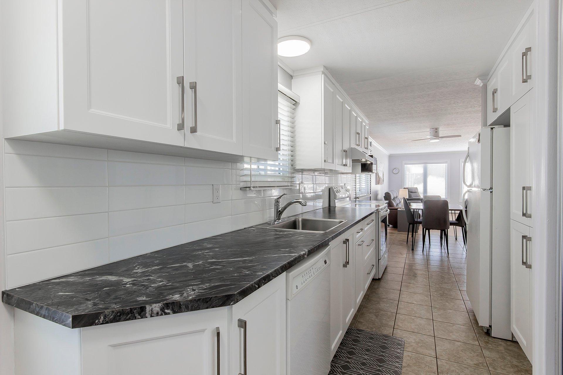 









57


10e Avenue O.

,
Gatineau (Gatineau),




QC
J8T6X9

