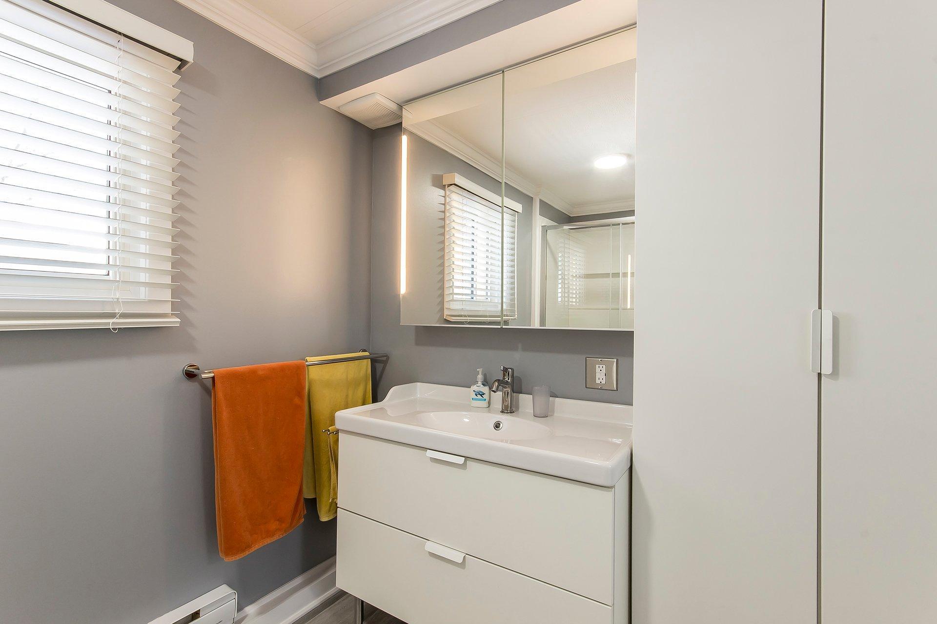 









57


10e Avenue O.

,
Gatineau (Gatineau),




QC
J8T6X9

