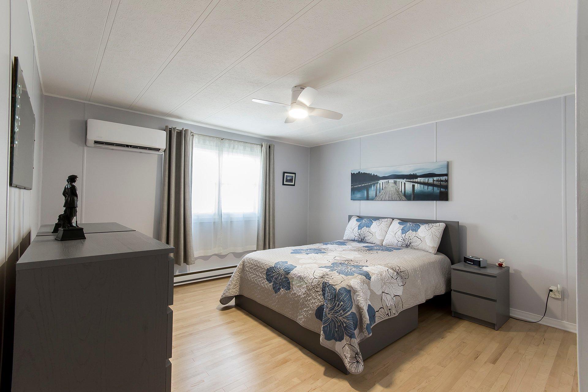 









57


10e Avenue O.

,
Gatineau (Gatineau),




QC
J8T6X9

