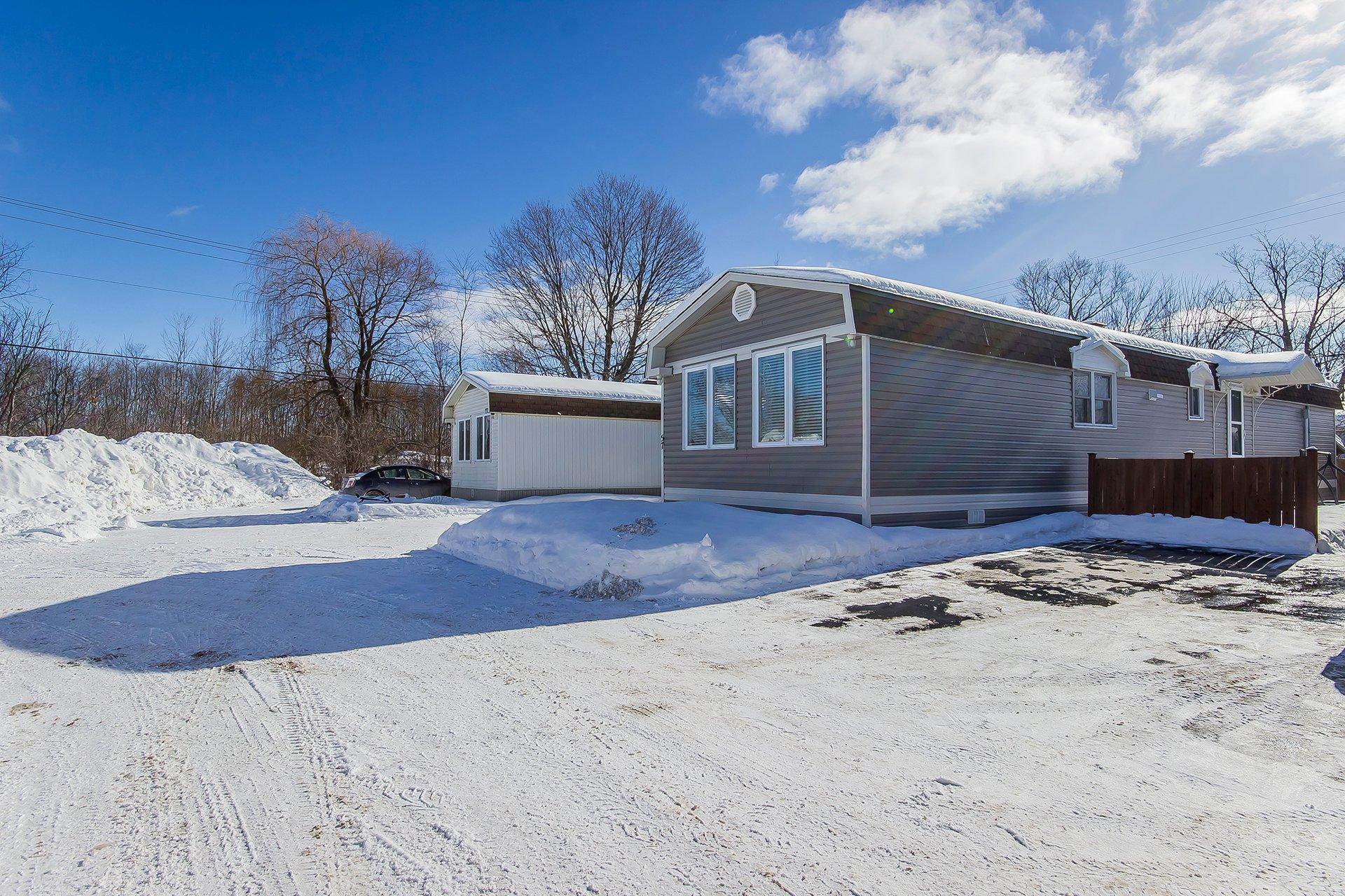 









57


10e Avenue O.

,
Gatineau (Gatineau),




QC
J8T6X9

