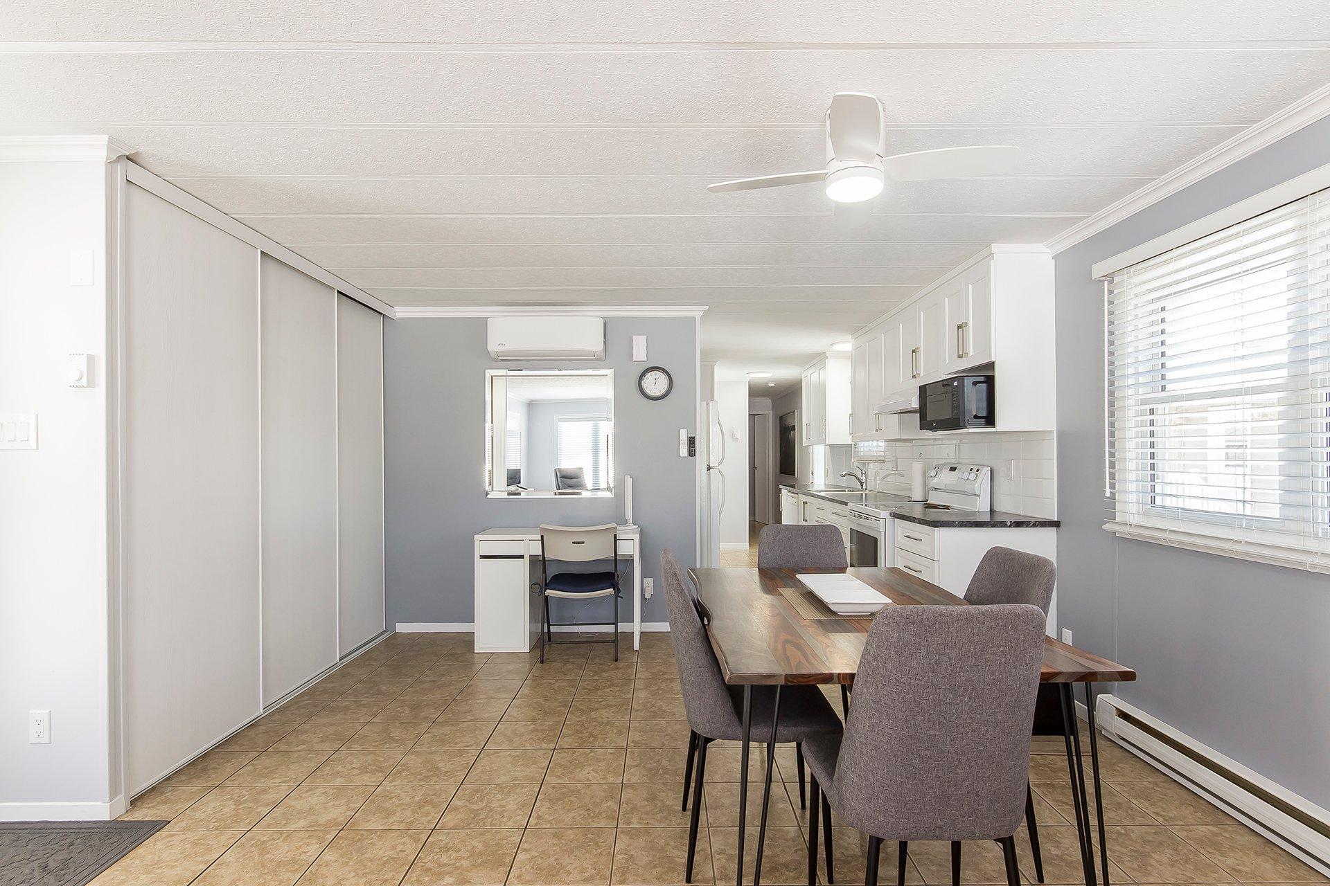 









57


10e Avenue O.

,
Gatineau (Gatineau),




QC
J8T6X9

