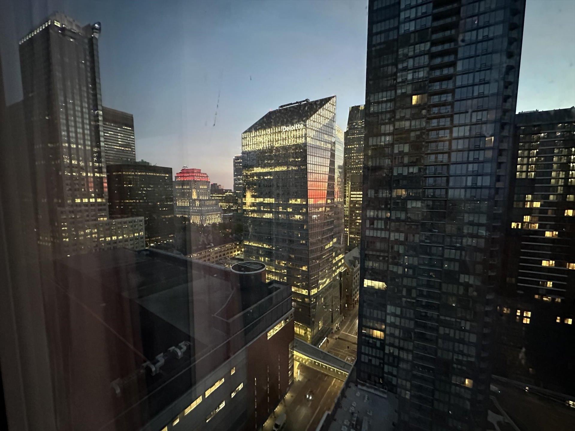 









1288


Rue St-Antoine O.

, 3005,
Montréal (Ville-Marie),




QC
H3C0X6

