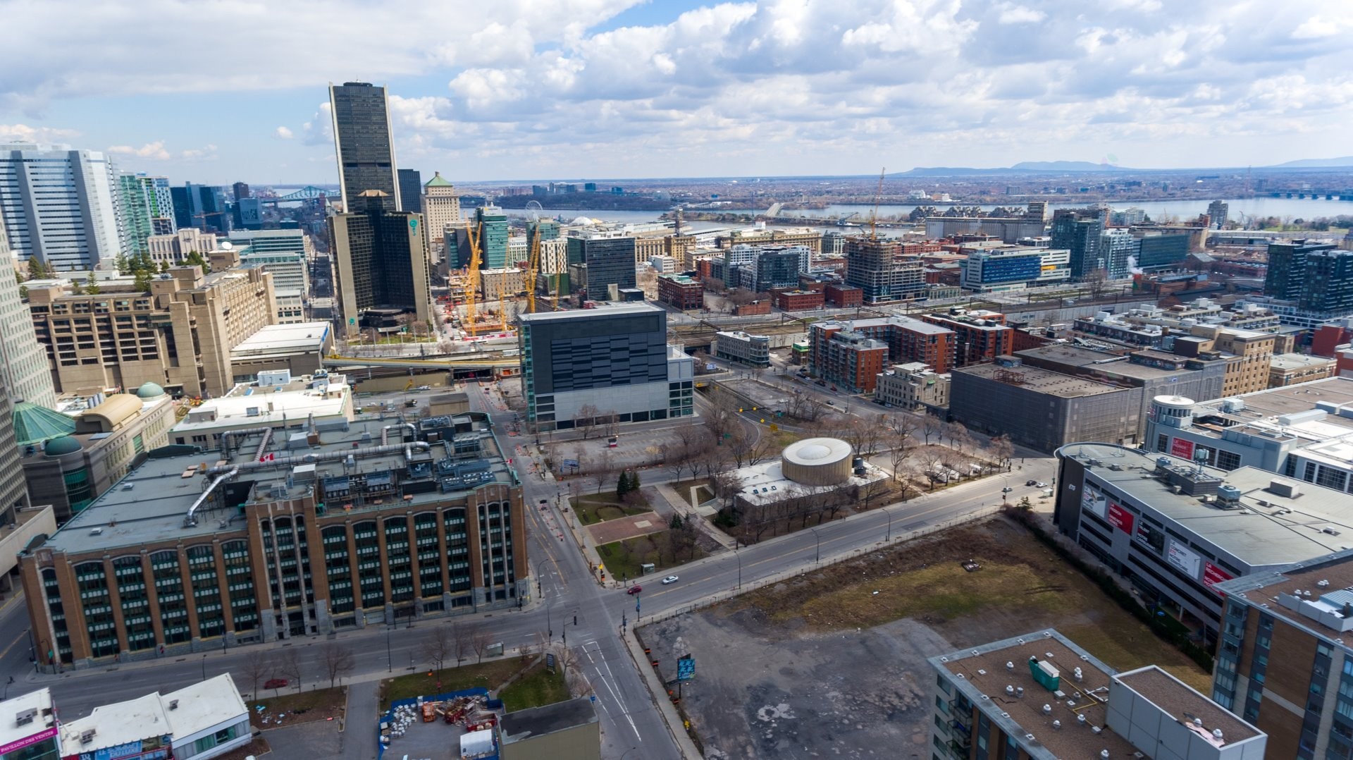 









1288


Rue St-Antoine O.

, 3005,
Montréal (Ville-Marie),




QC
H3C0X6

