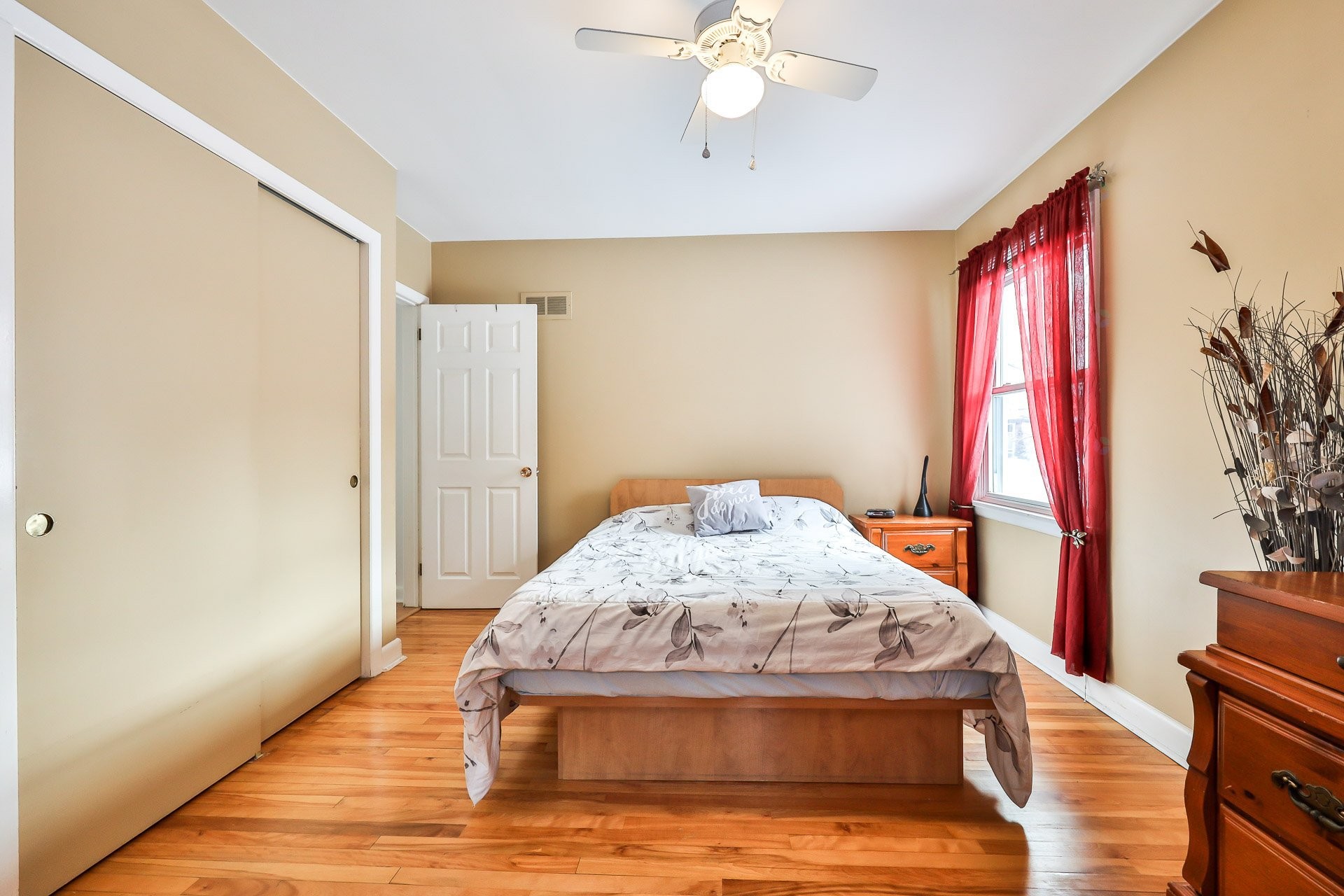 









611


Rue Kenny

,
Gatineau (Buckingham),




QC
J8L1Z7

