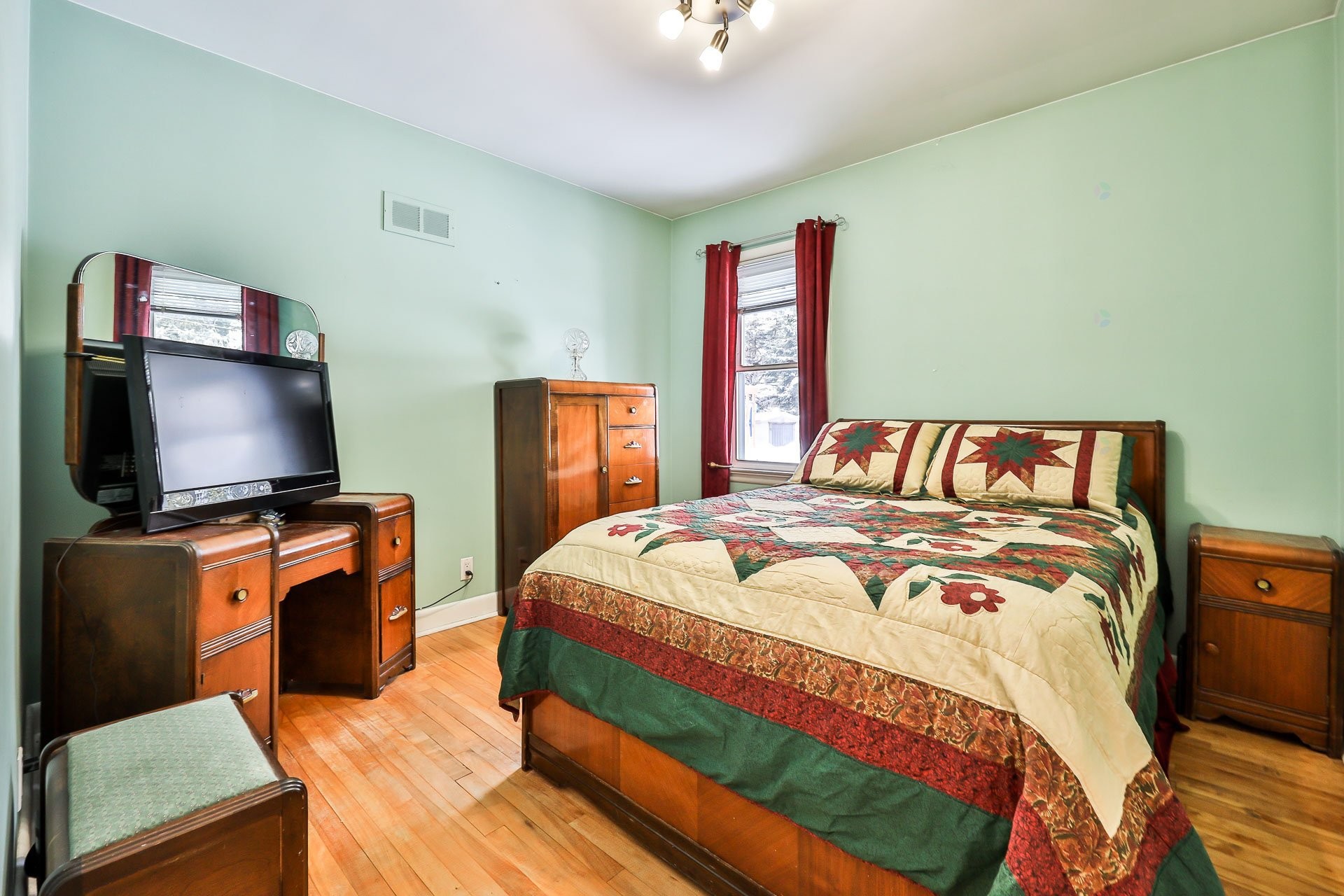 









611


Rue Kenny

,
Gatineau (Buckingham),




QC
J8L1Z7

